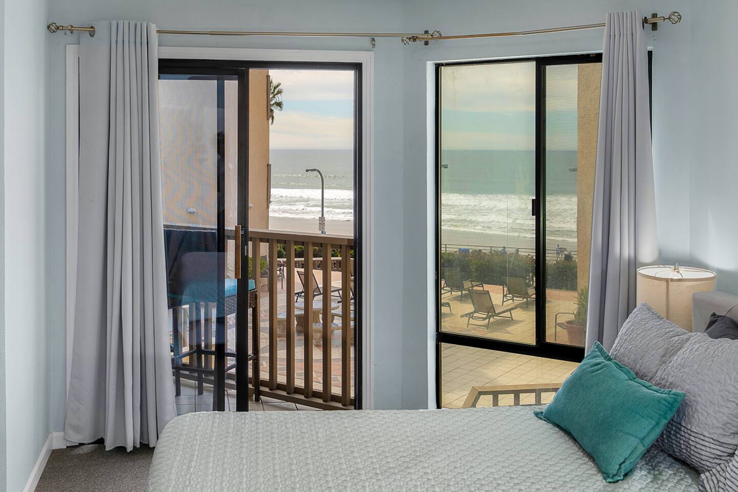 Ocean Views • 2 Balconies • Free Parking