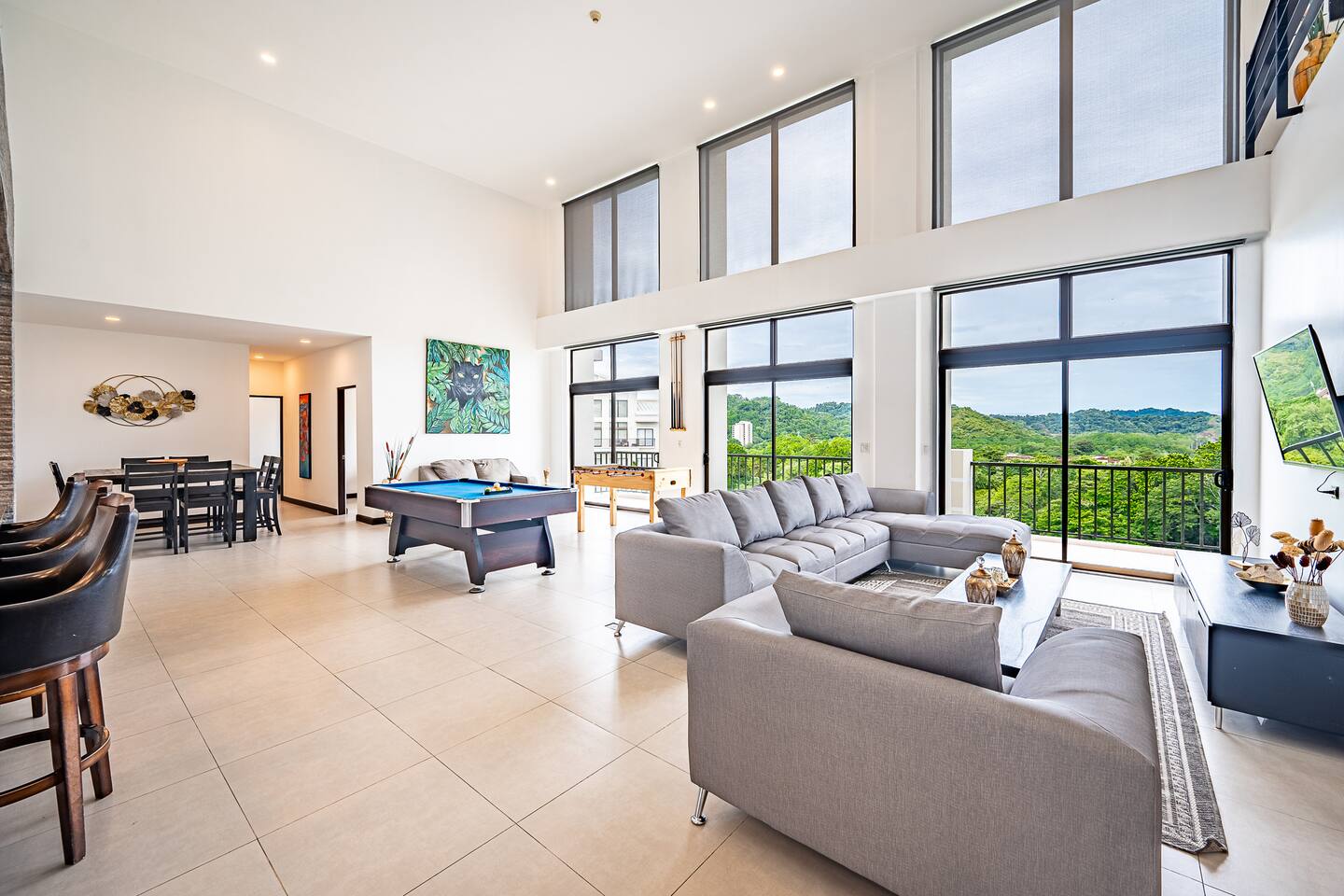 7 Bedroom Penthouse Ocean & Mountain Views JB41002