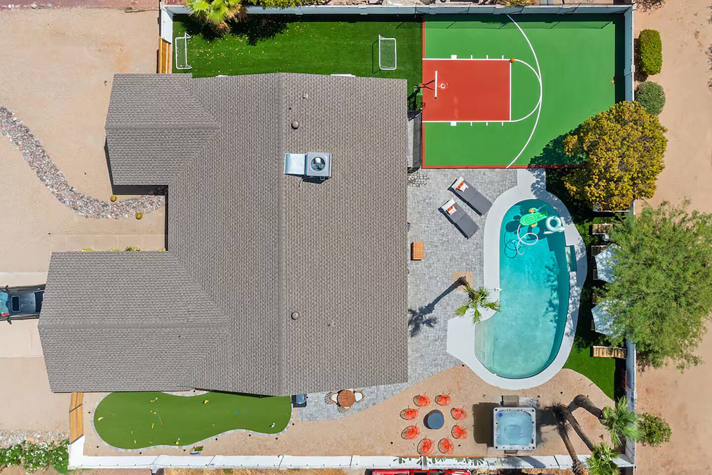 Heated Pool, Basketball, Mini Golf! Games Paradise