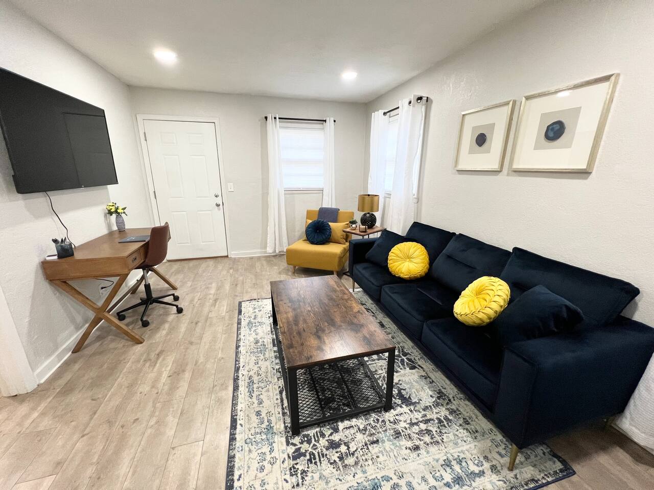 Short Drive to Airport - Central Location W/ Patio