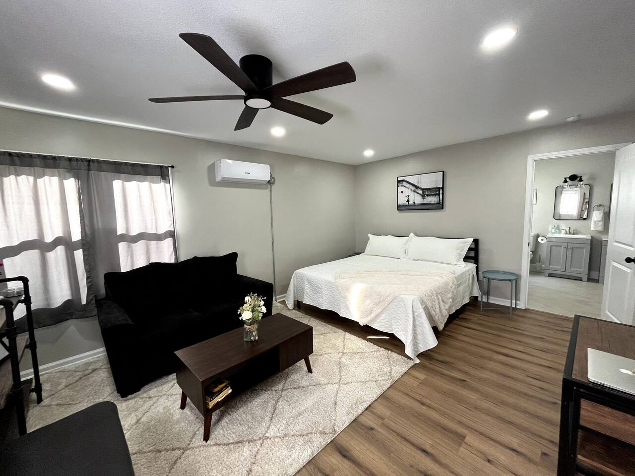 Large Studio W/ King Bed | Easy Highway Access!