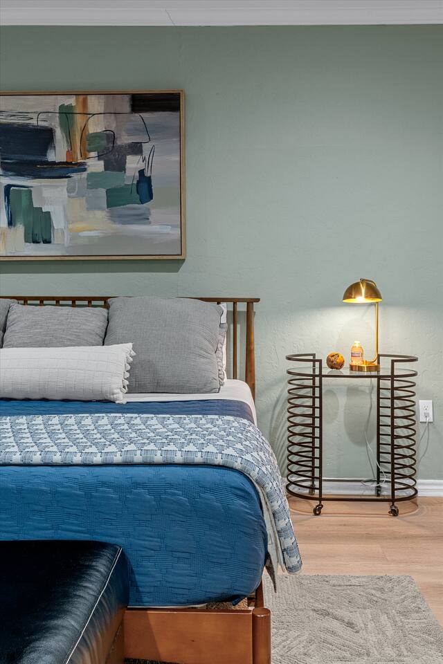 Master Bedroom - Downstairs - King Bed