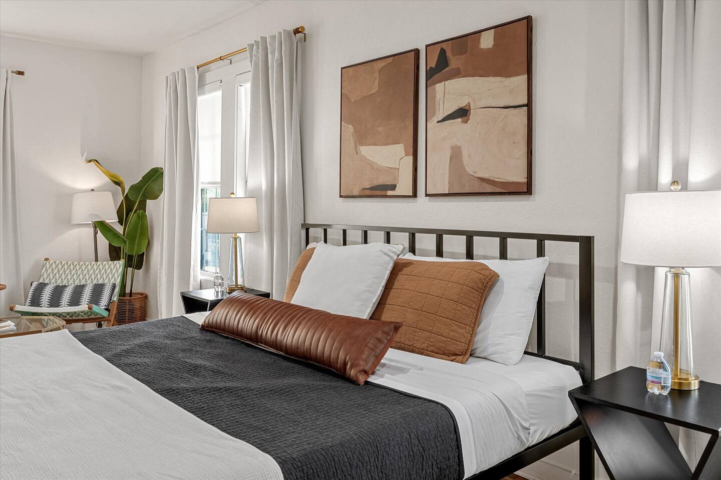 Master Bedroom - Upstairs - King Bed