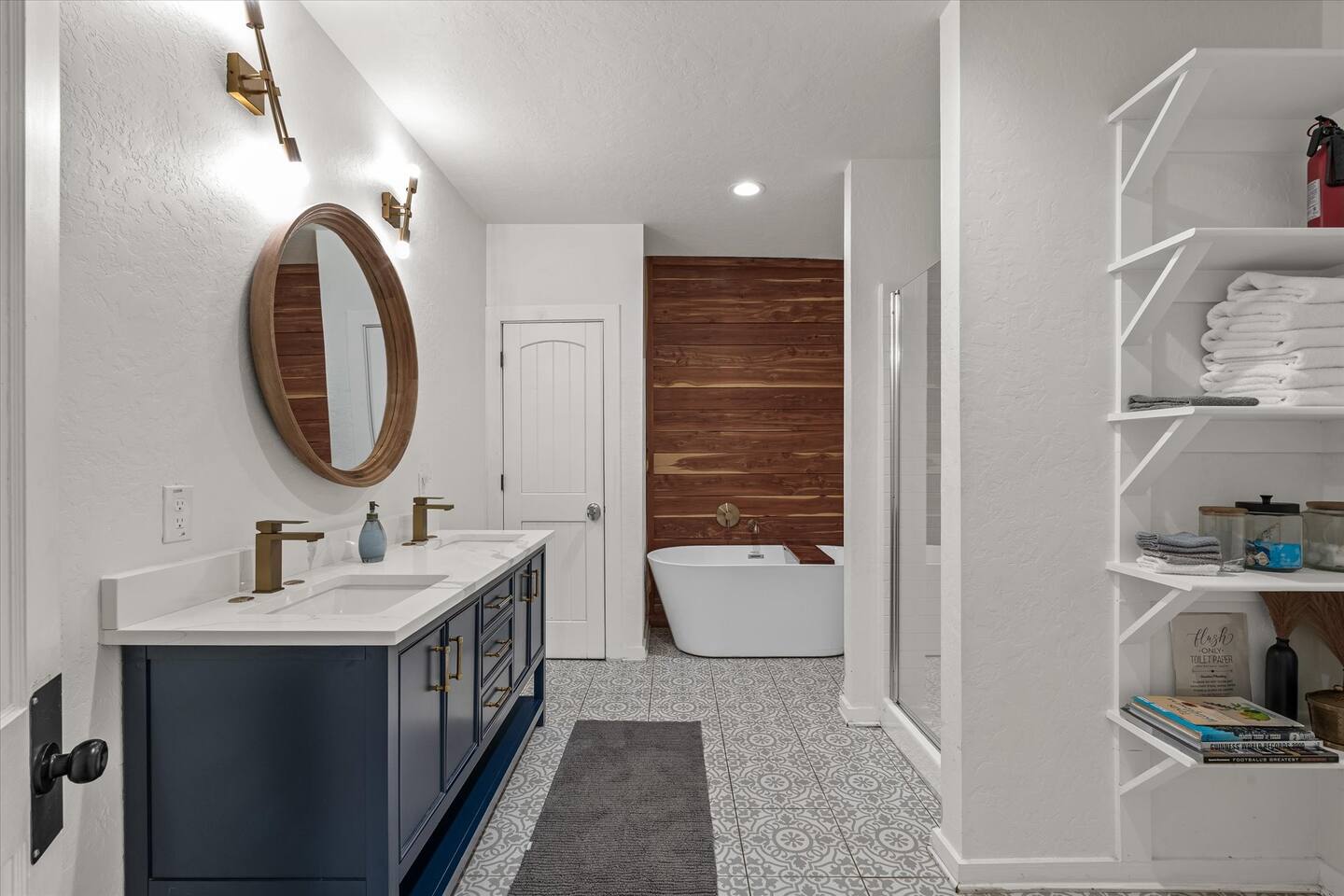 Guest Bathroom - Upstairs - Dual Vanity, Bathtub & Shower
