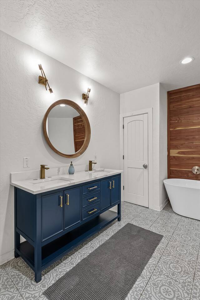 Guest Bathroom - Upstairs - Dual Vanity, Bathtub & Shower