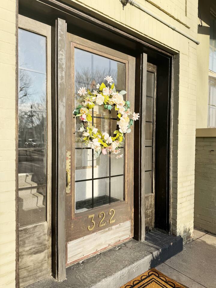 The Harrison A | QUEEN 1BD/1BA Apt near Riverfront