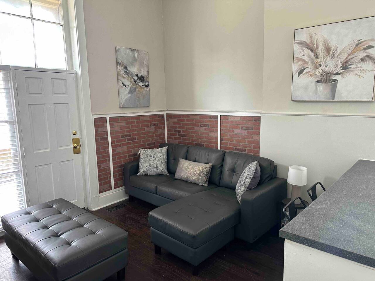 The Harrison A | QUEEN 1BD/1BA Apt near Riverfront photo 3