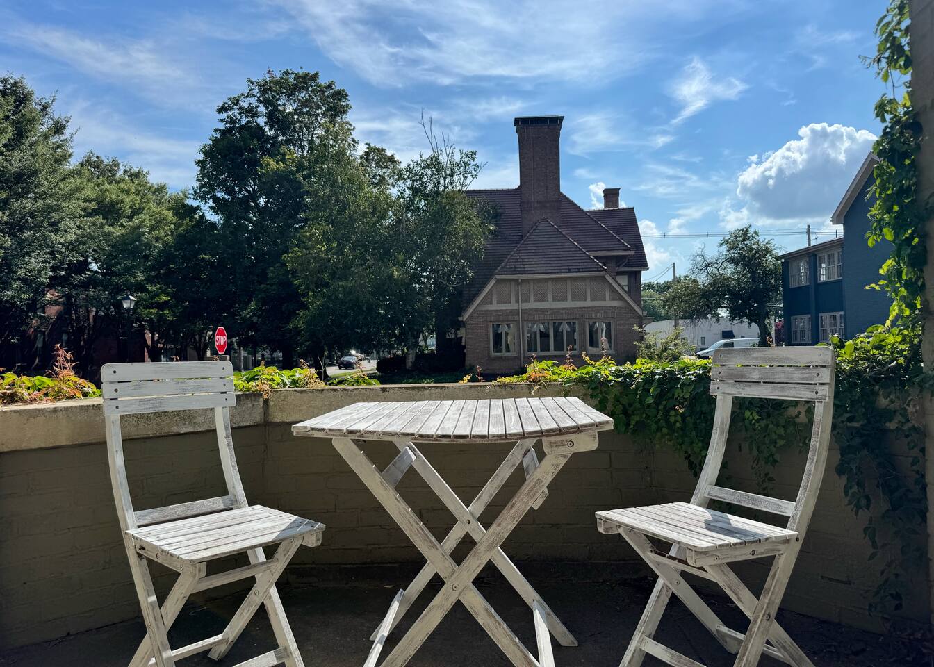 The Harrison A | QUEEN 1BD/1BA Apt near Riverfront