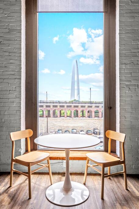 Wake Up to Arch Views | Stylish Downtown Loft