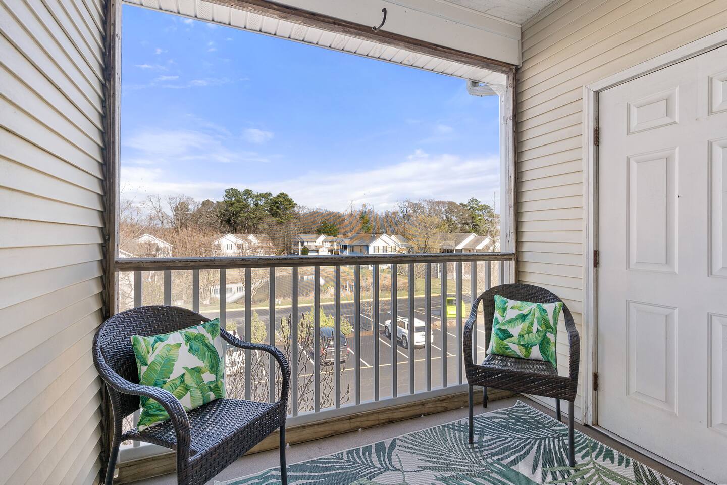Cozy Creekwood Condo - Relaxing Getaway - W/ Pool photo 3