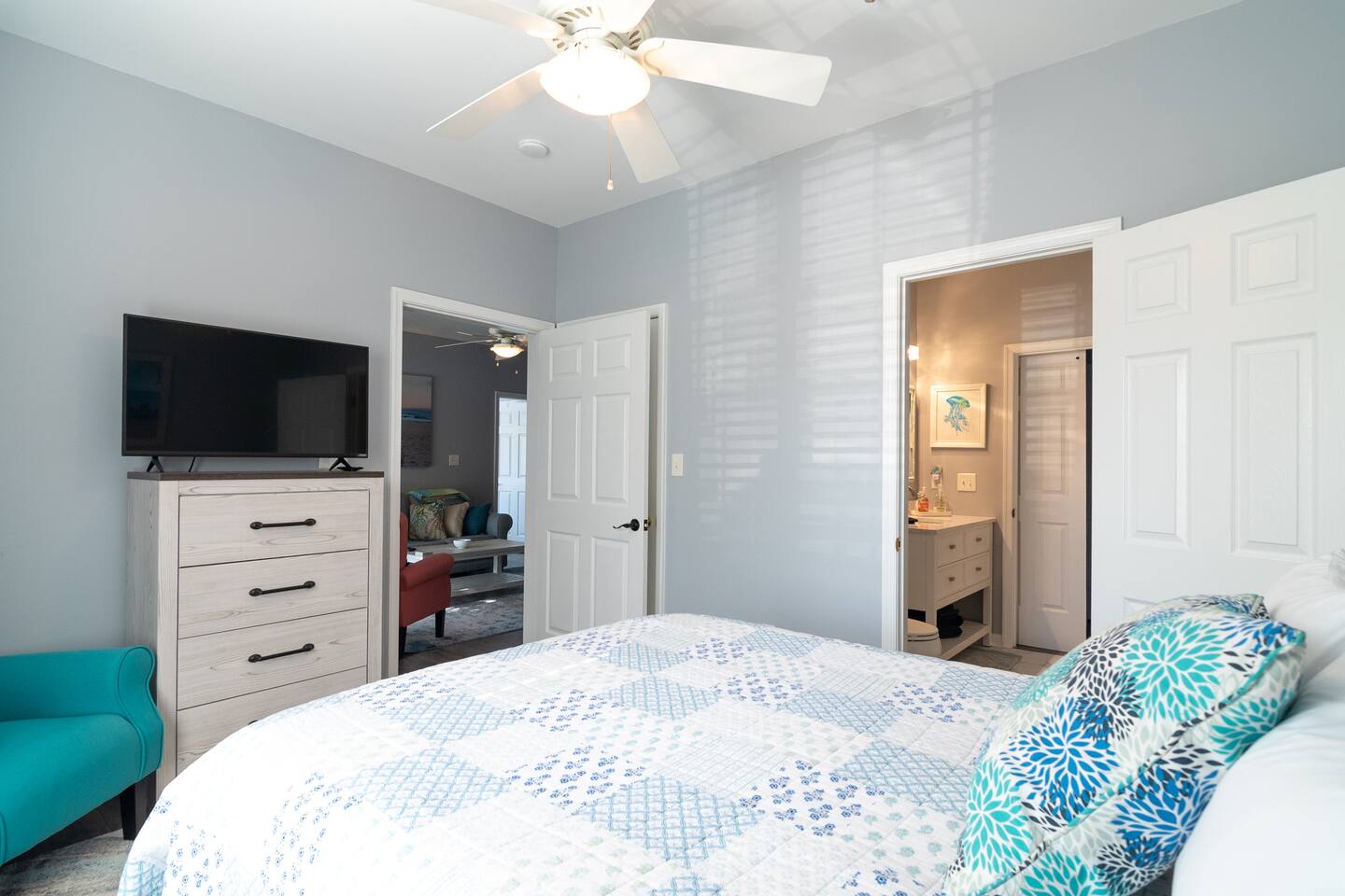 Blue Oasis Retreat - Pool Access - 2BR photo 21