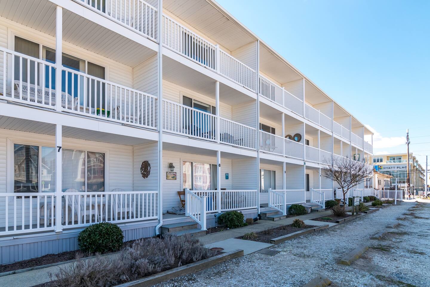 *Walk to the Beach* Ocean Block Condo - Pool photo 9