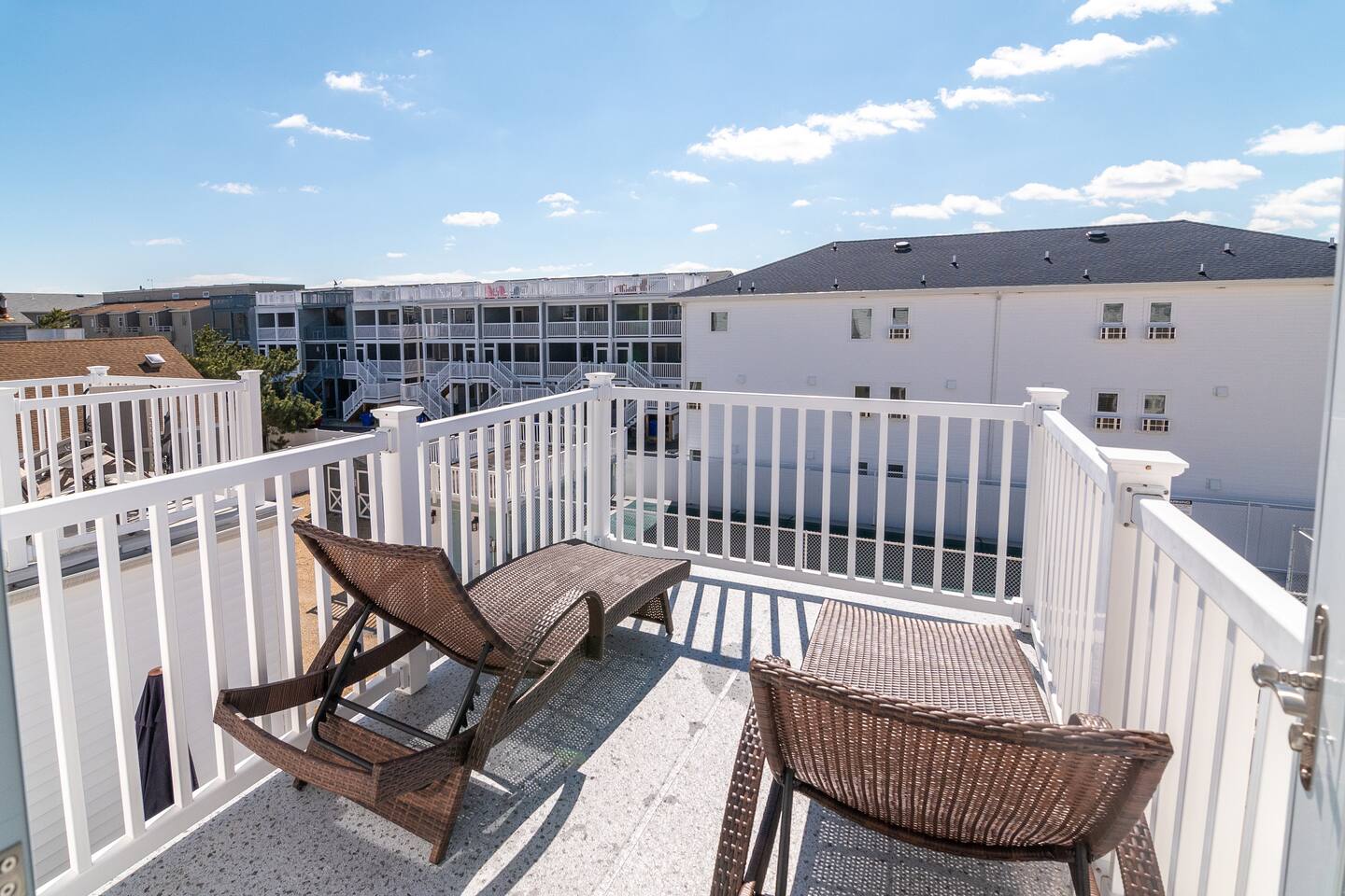 *Walk to the Beach* Ocean Block Condo - Pool photo 22