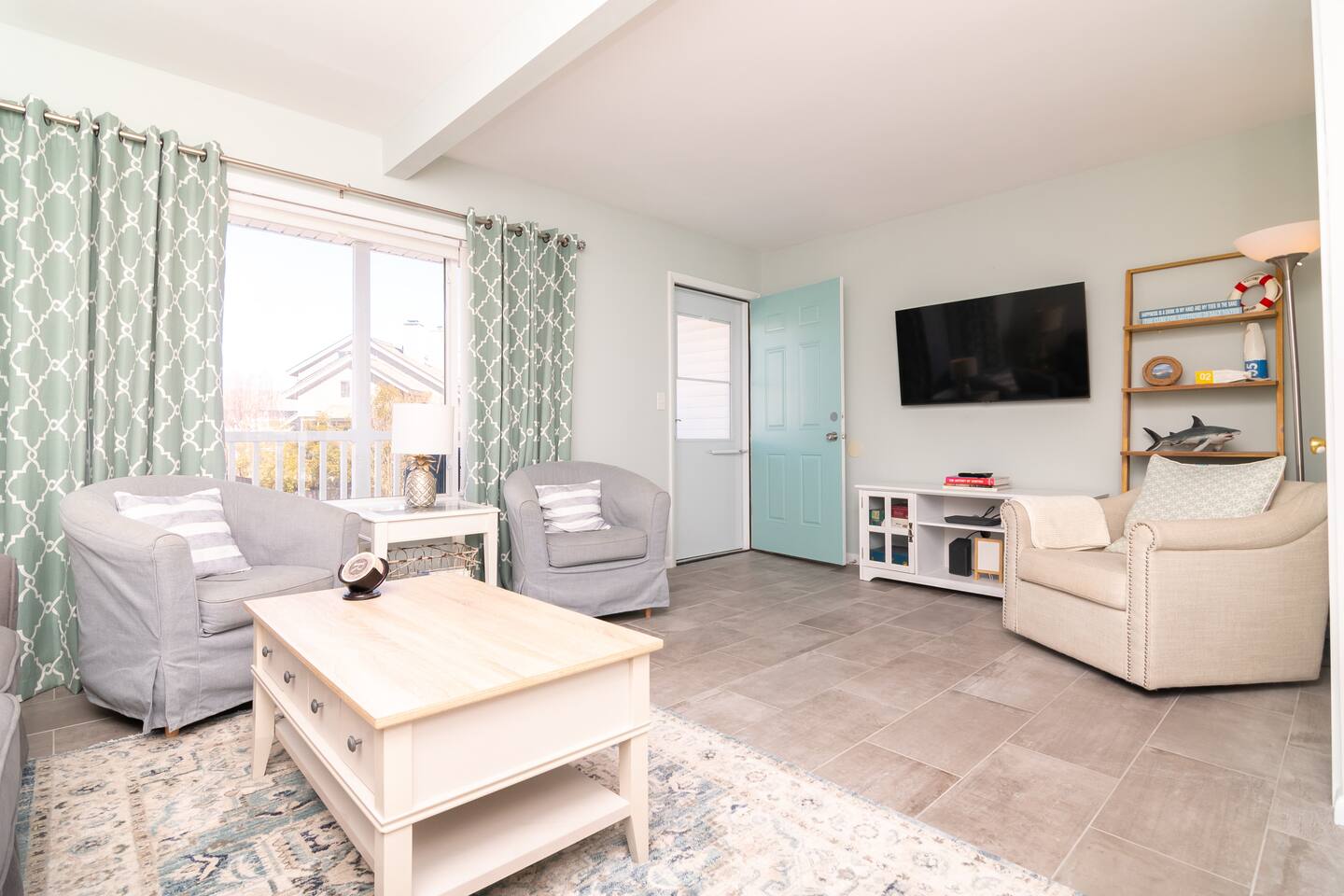 *Walk to the Beach* Ocean Block Condo - Pool photo 5