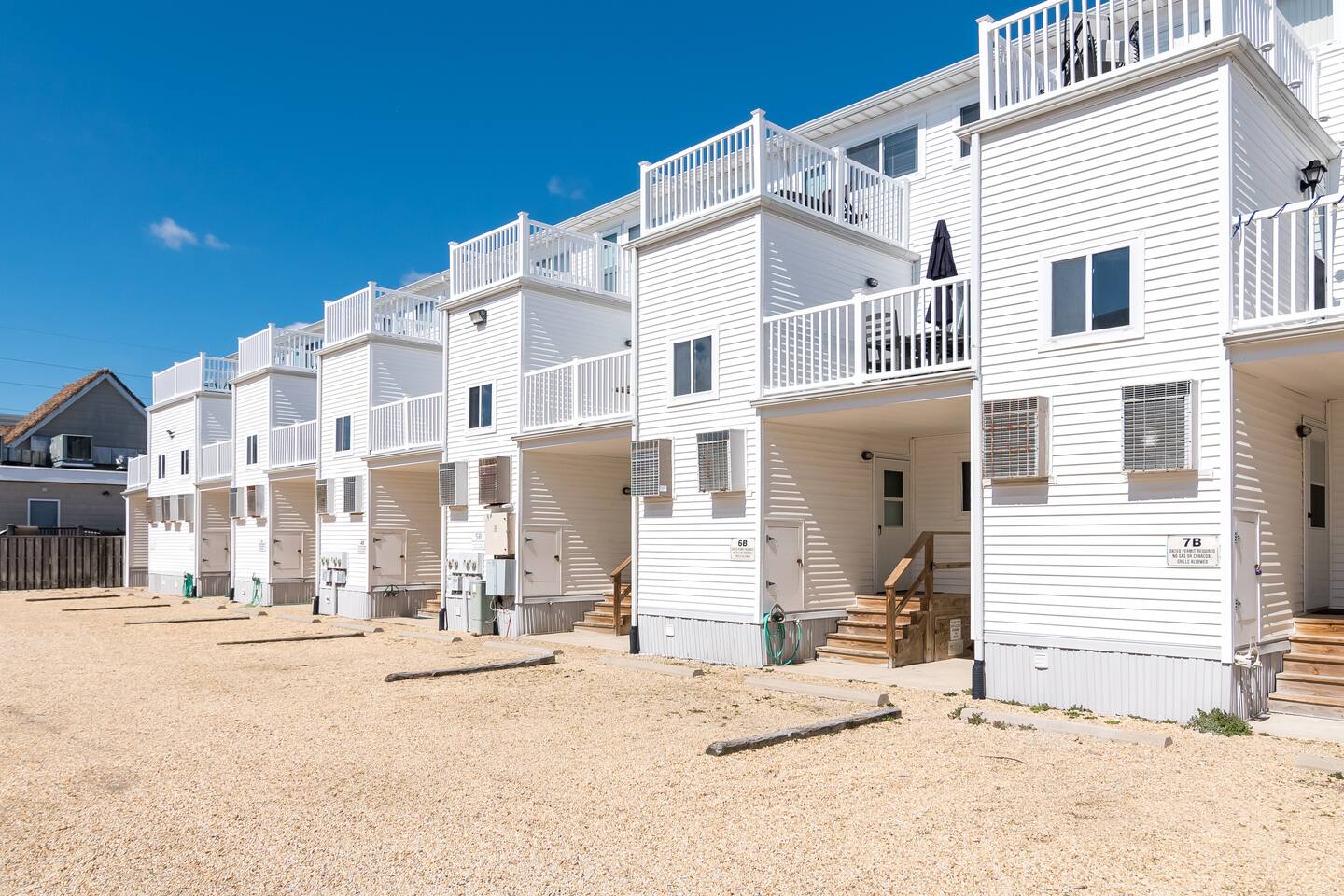 *Walk to the Beach* Ocean Block Condo - Pool photo 37
