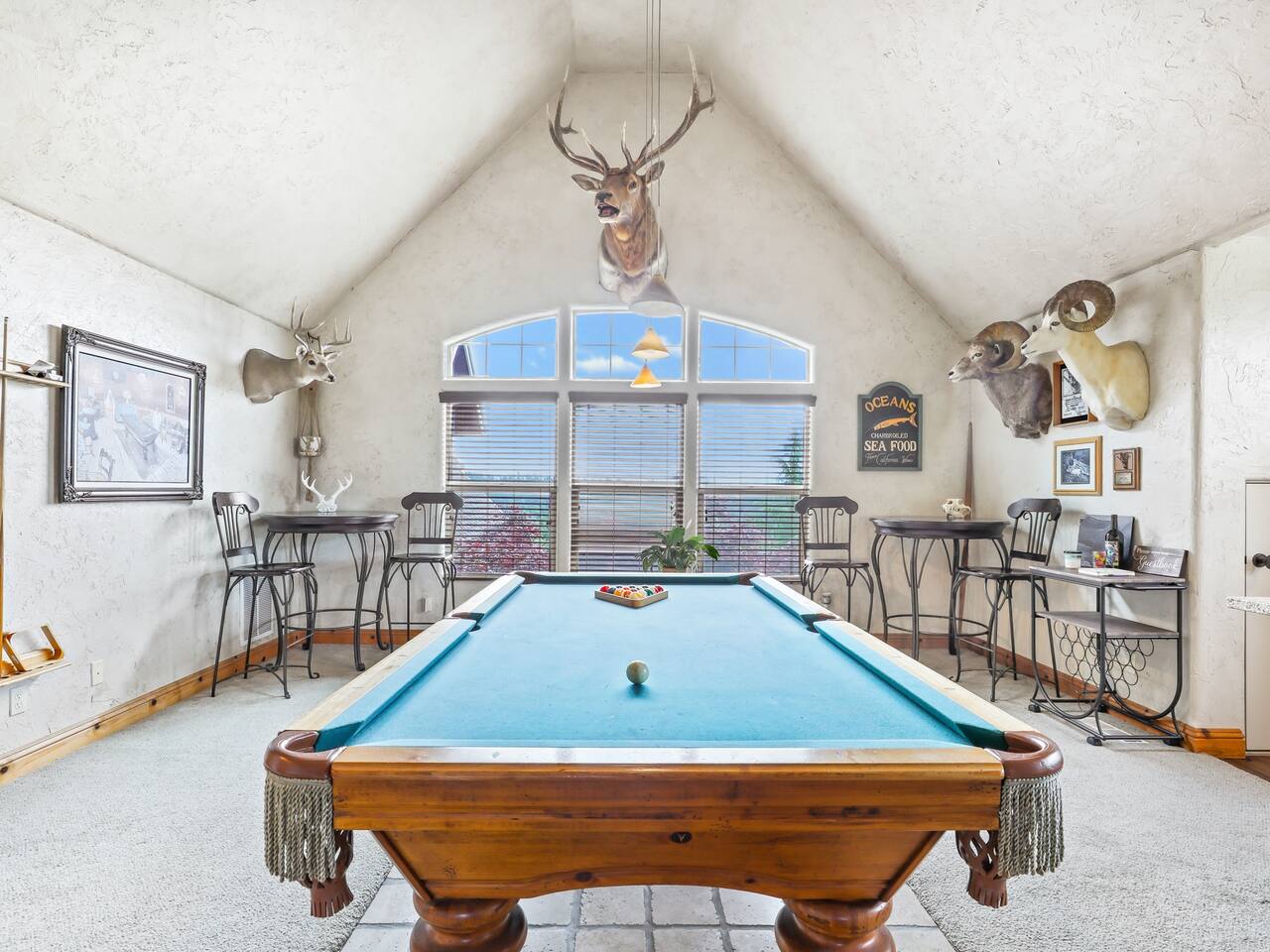 Country Studio In Oc • With A Pool Table!