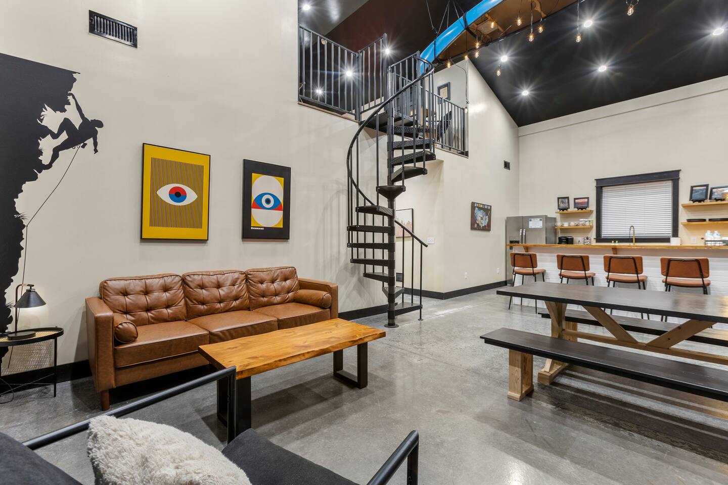 New Barn/King Beds/Hot Tub/Spacious Level Parking - Holiday Home