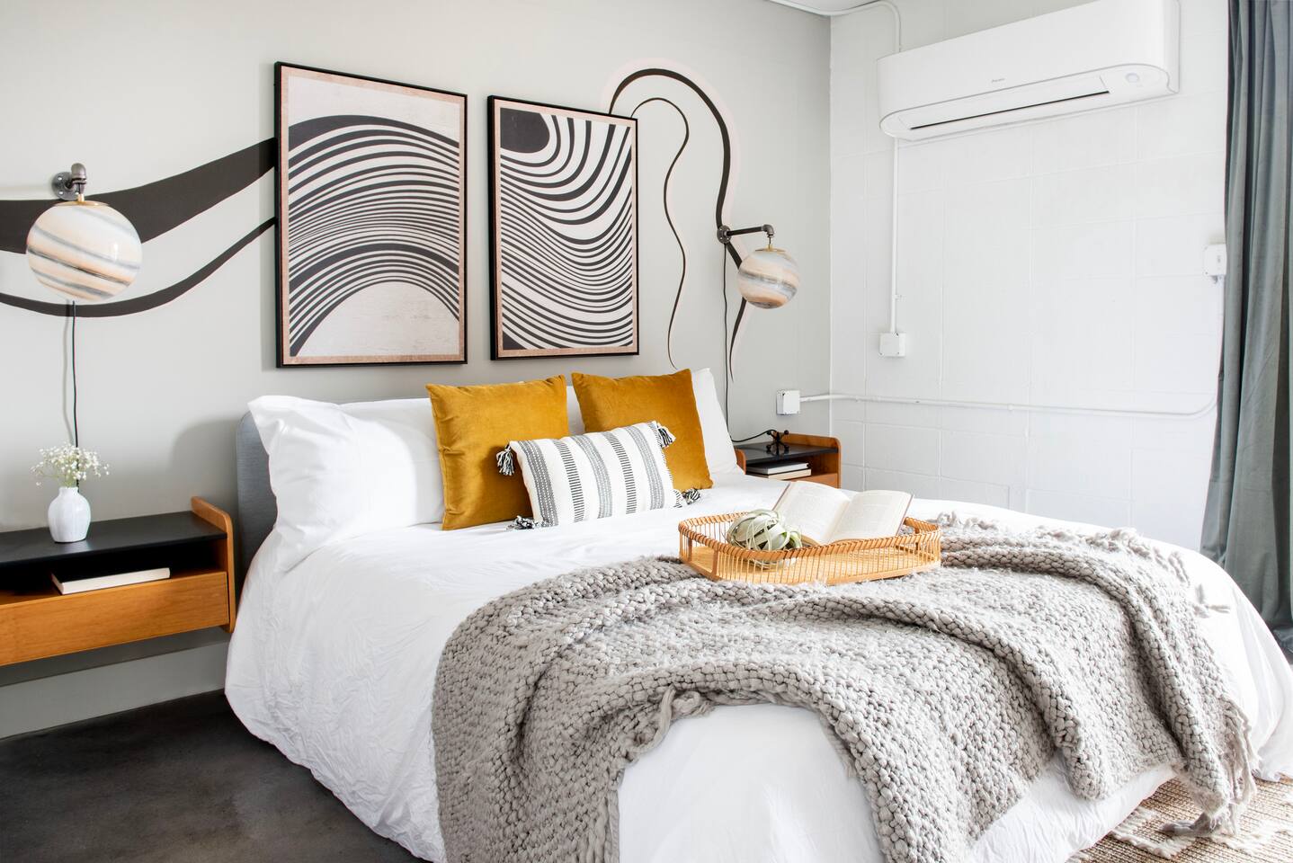 The Layla – Walkable Downtown Apartment + Rooftop