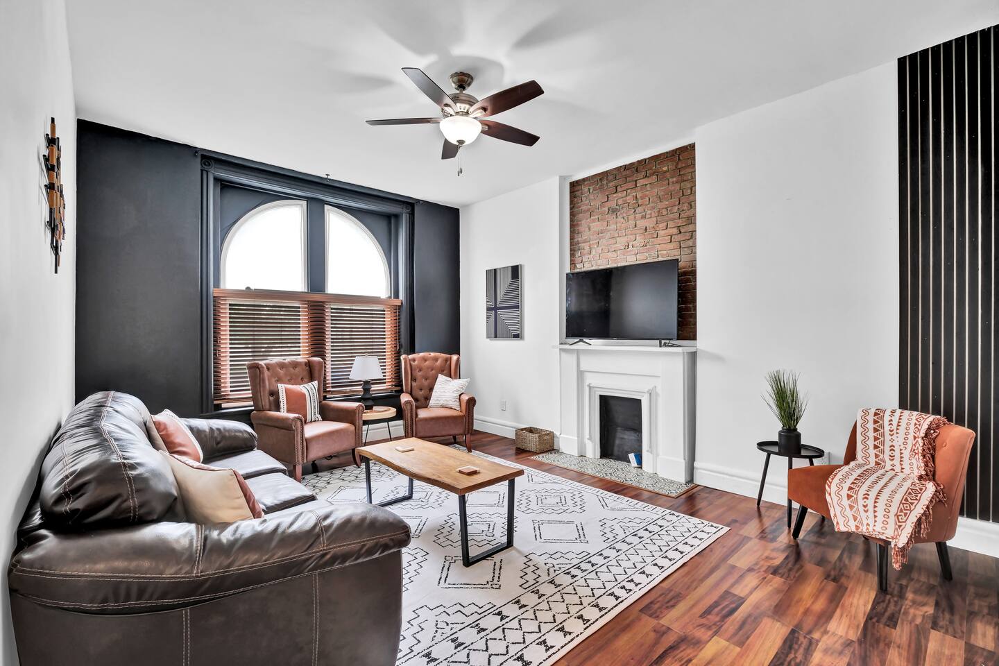 Boho Comfort in the City! Spacious-Rustic-Modern!