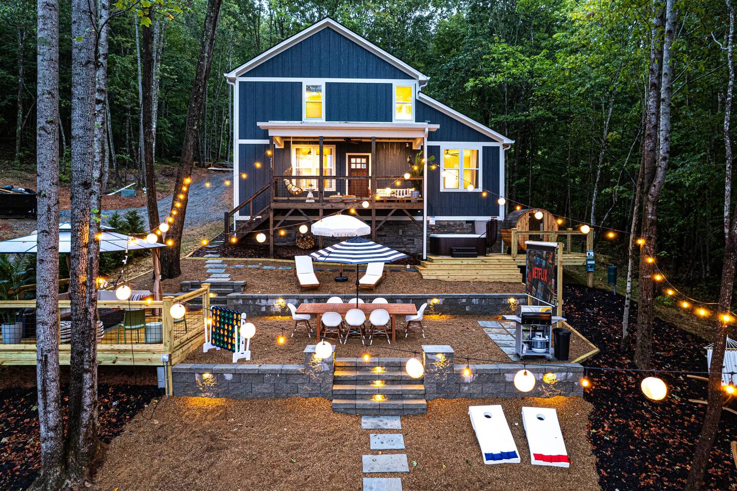 Boho House: Hot Tub, Sauna, Firepit, Outdoor Movie
