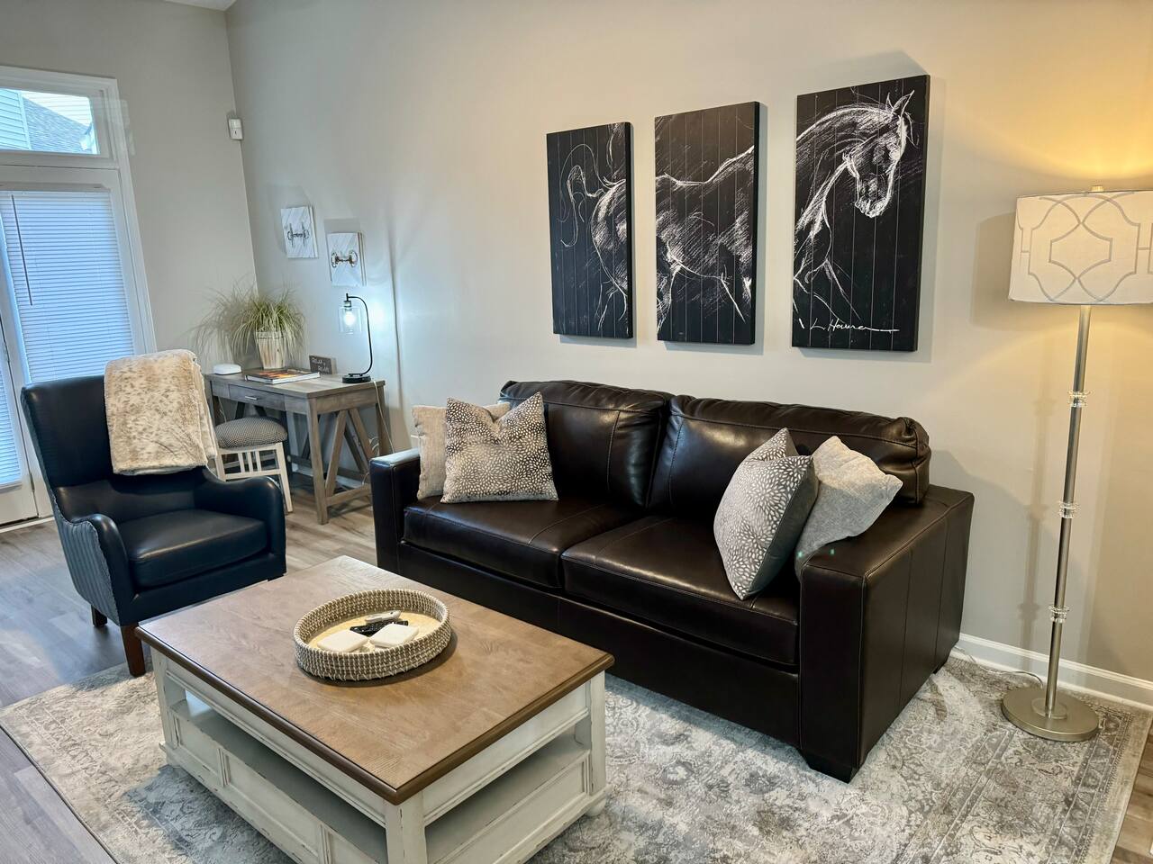 Castle Glow -Townhome near Kroger Field-UK w/Grill