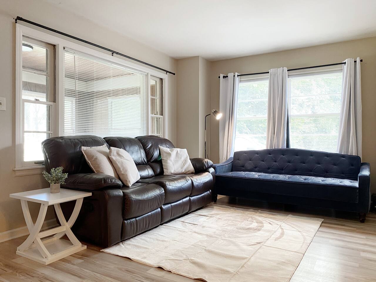 Southeast Suite / 1BD/1BA Apt near UE photo 3