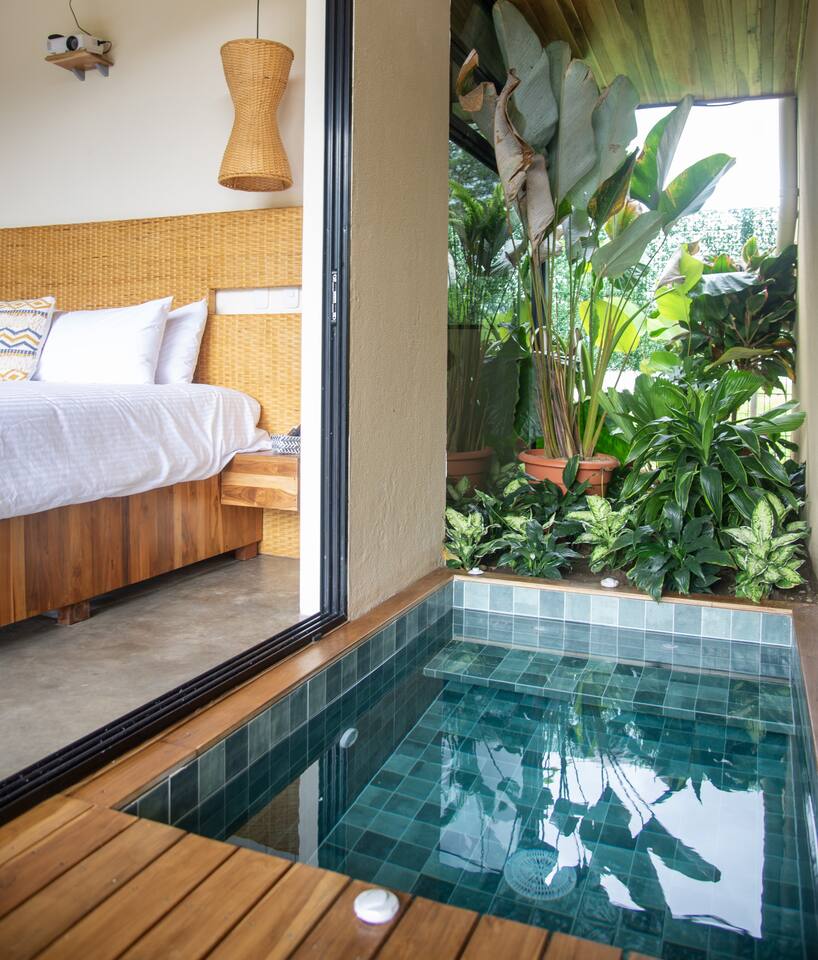 Volcano-front Villa w/ Hot Tub
