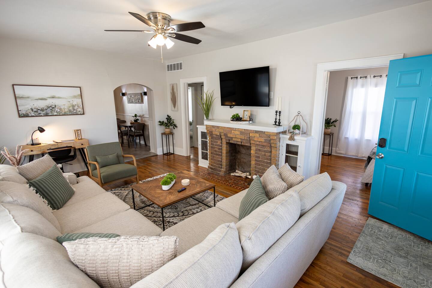 Fenced Lot W Washer and Dryer. Family Friendly - Holiday Home