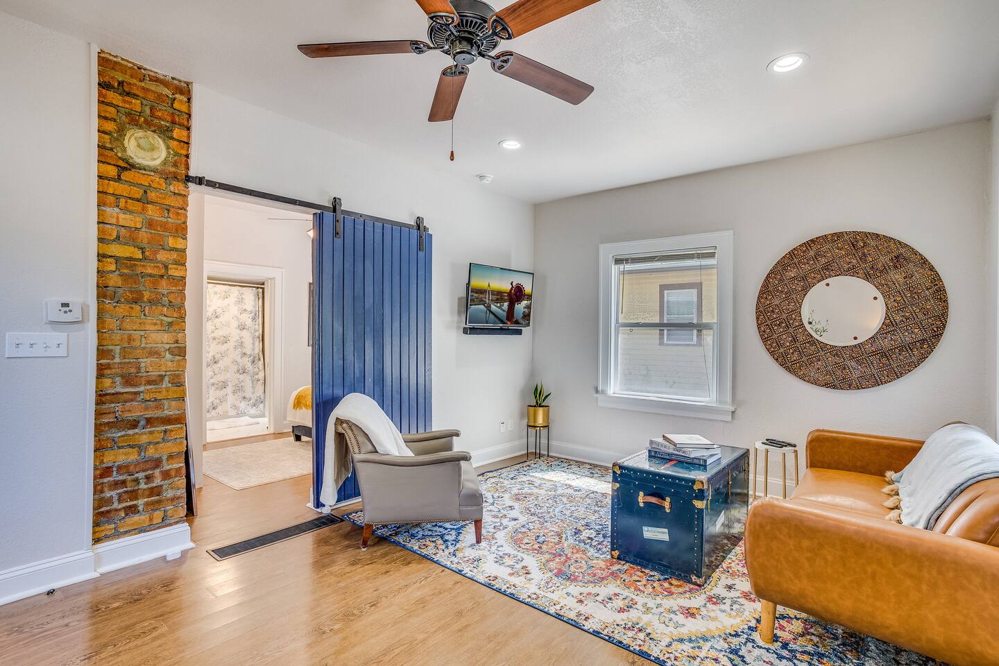 Walk to Wesley Medical! Private Back Patio W/ W&D