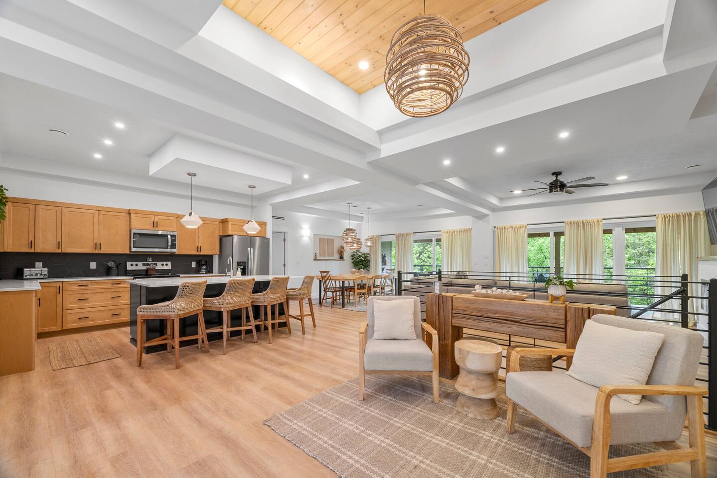 Waterfront 6BR/6.5BA Escape: Fire Pit