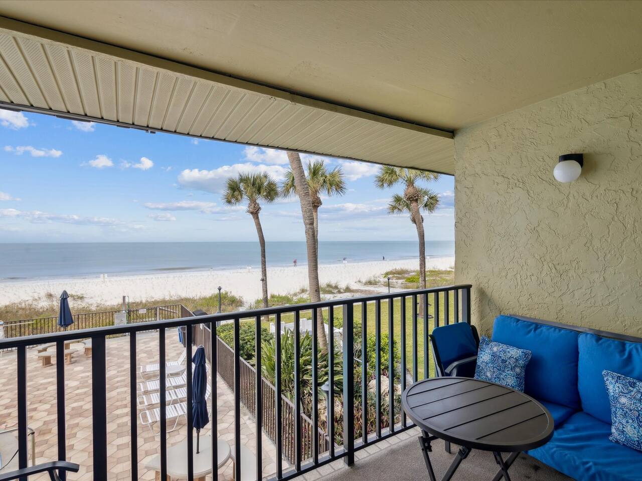 Oceanfront View, Spacious Townhouse, Heated Pool