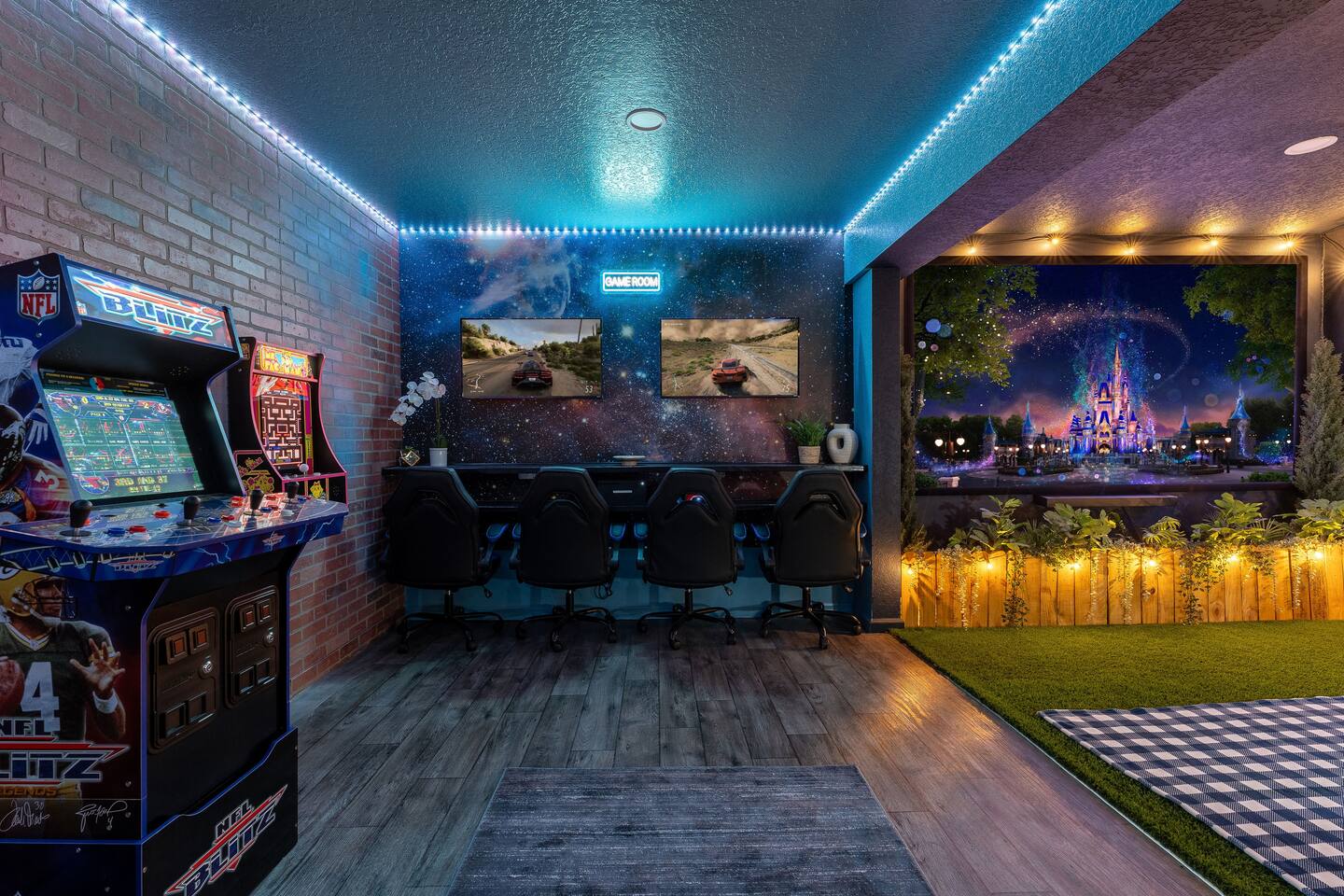 NEW! Luxury Resort minutes to parks