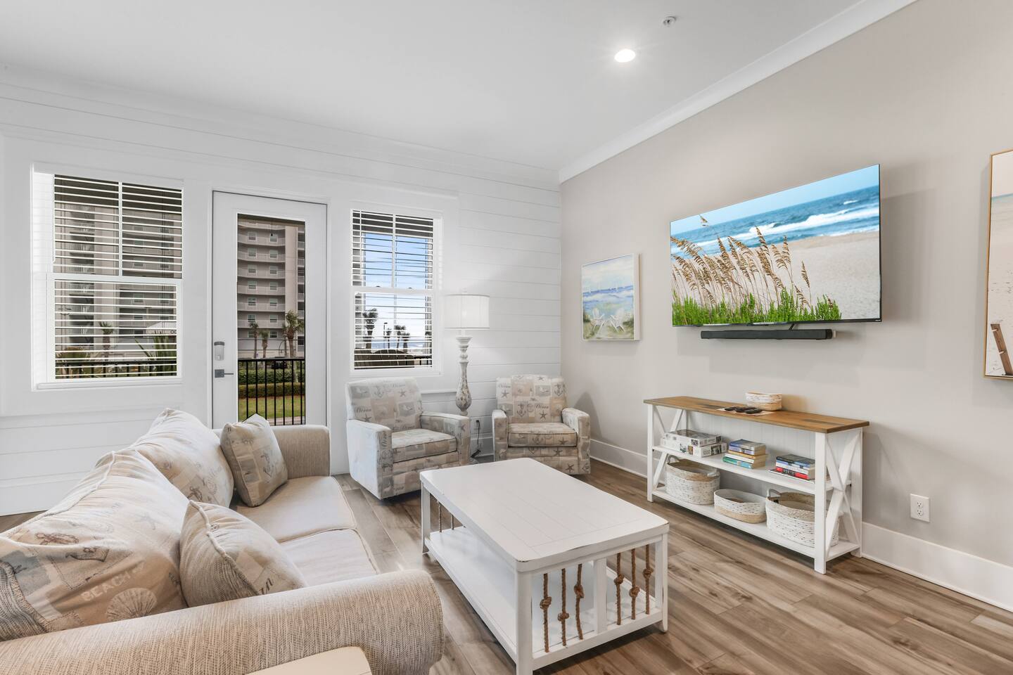 Beach View! 2 King Masters - Sleeps 12 - Pool!