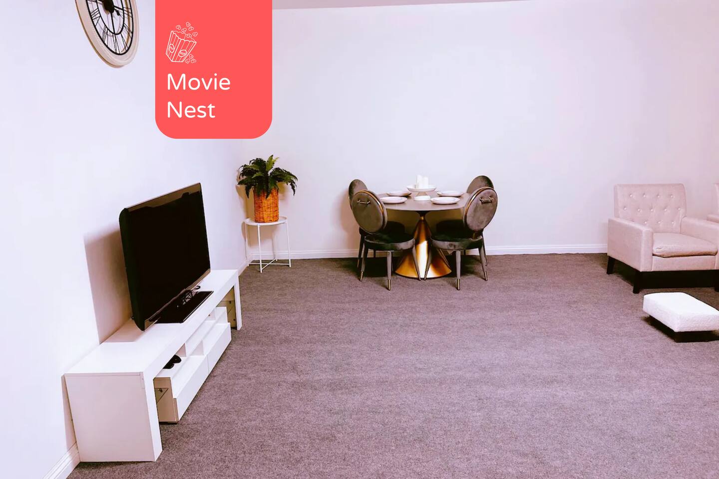 Movie Nest - 2BR - Huge Backyard w Grill