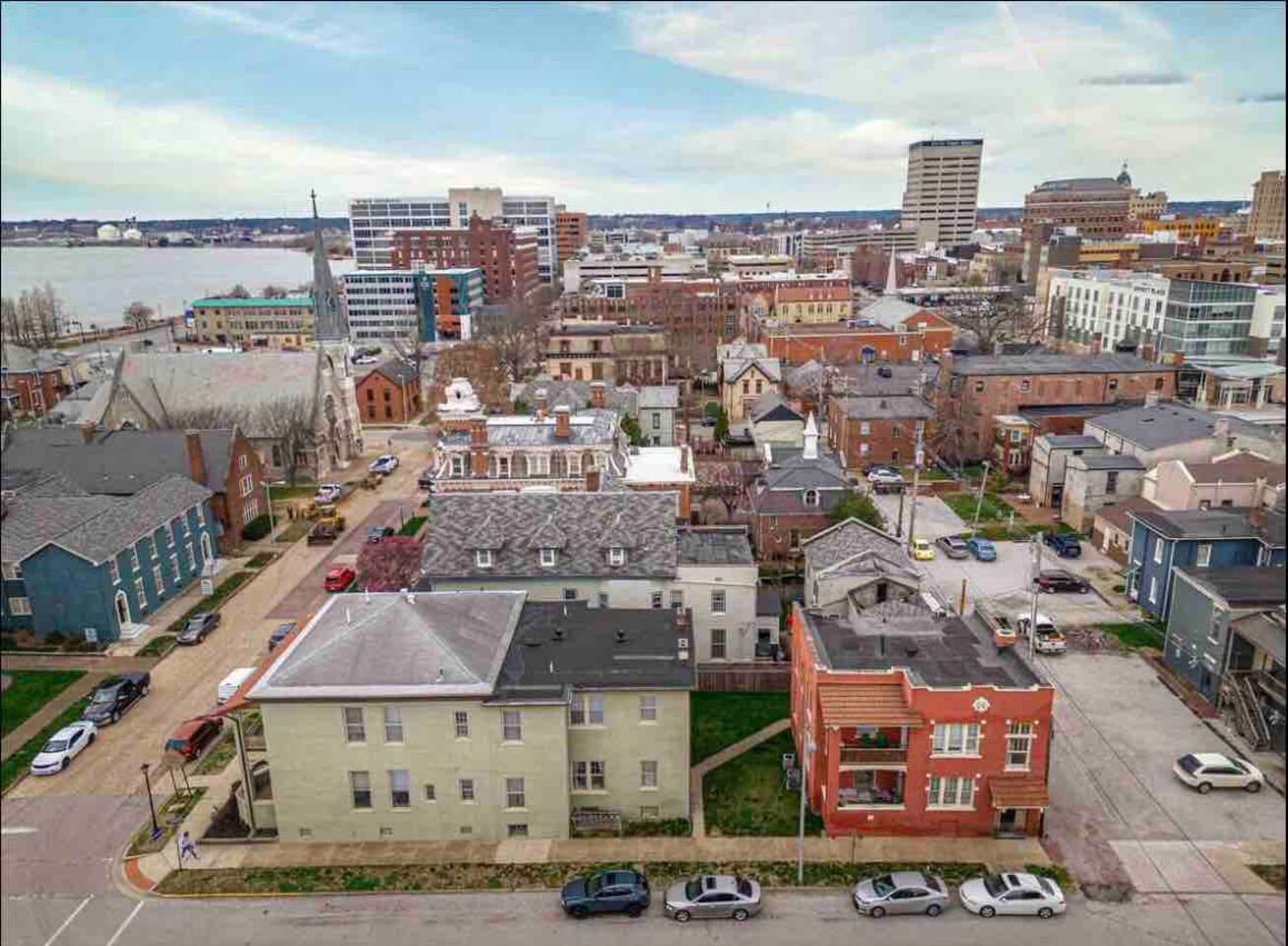 The Harrison G | KING 1BD/1BA Apt near Riverfront