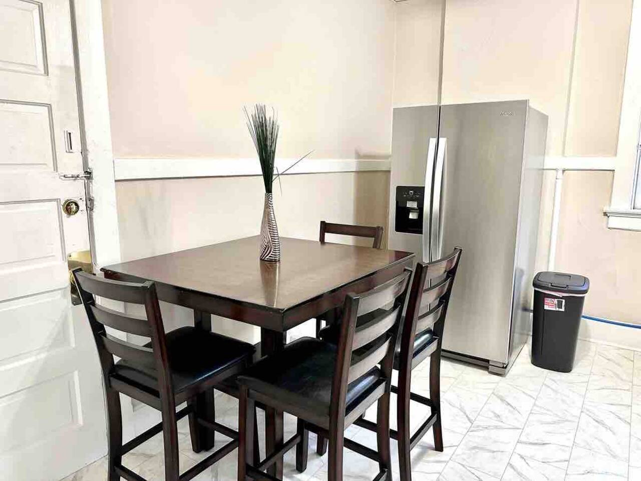 The Harrison G | KING 1BD/1BA Apt near Riverfront