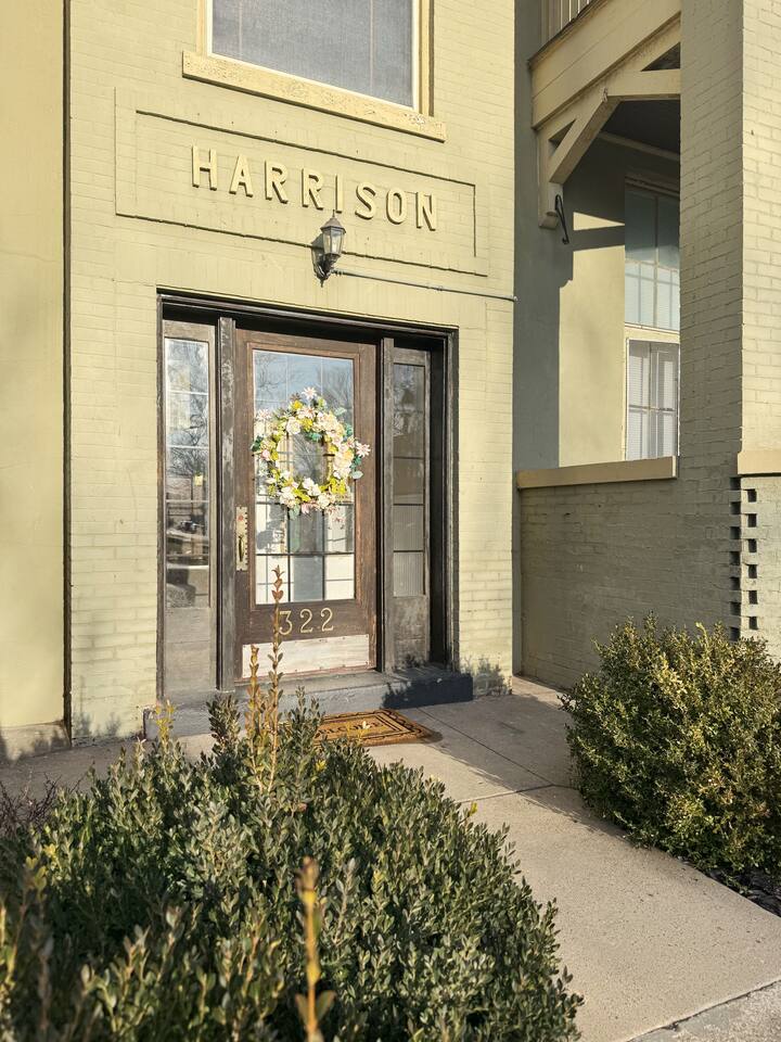 The Harrison G | KING 1BD/1BA Apt near Riverfront