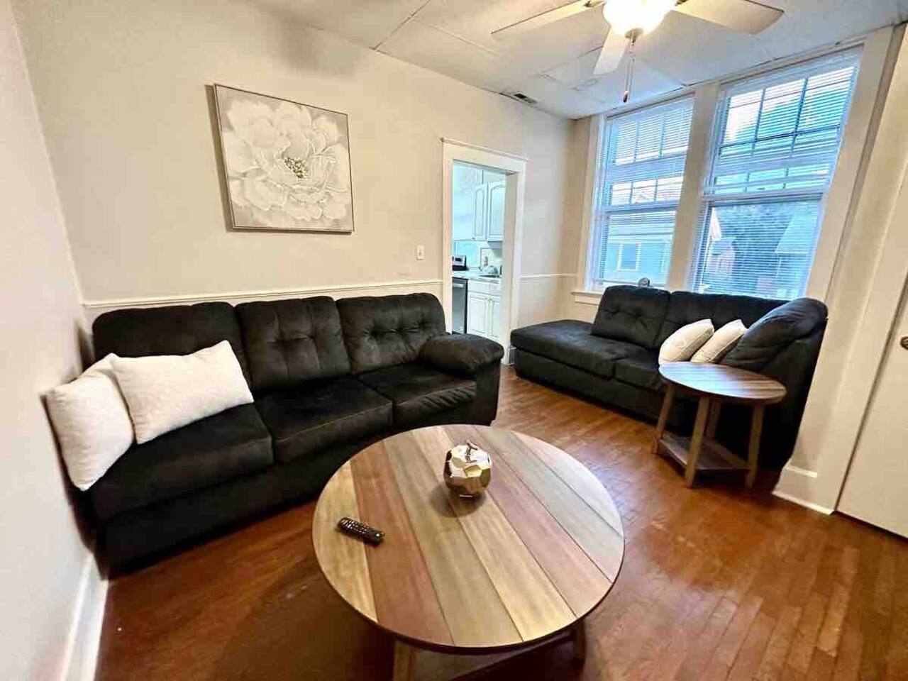 The Harrison G | KING 1BD/1BA Apt near Riverfront photo 3