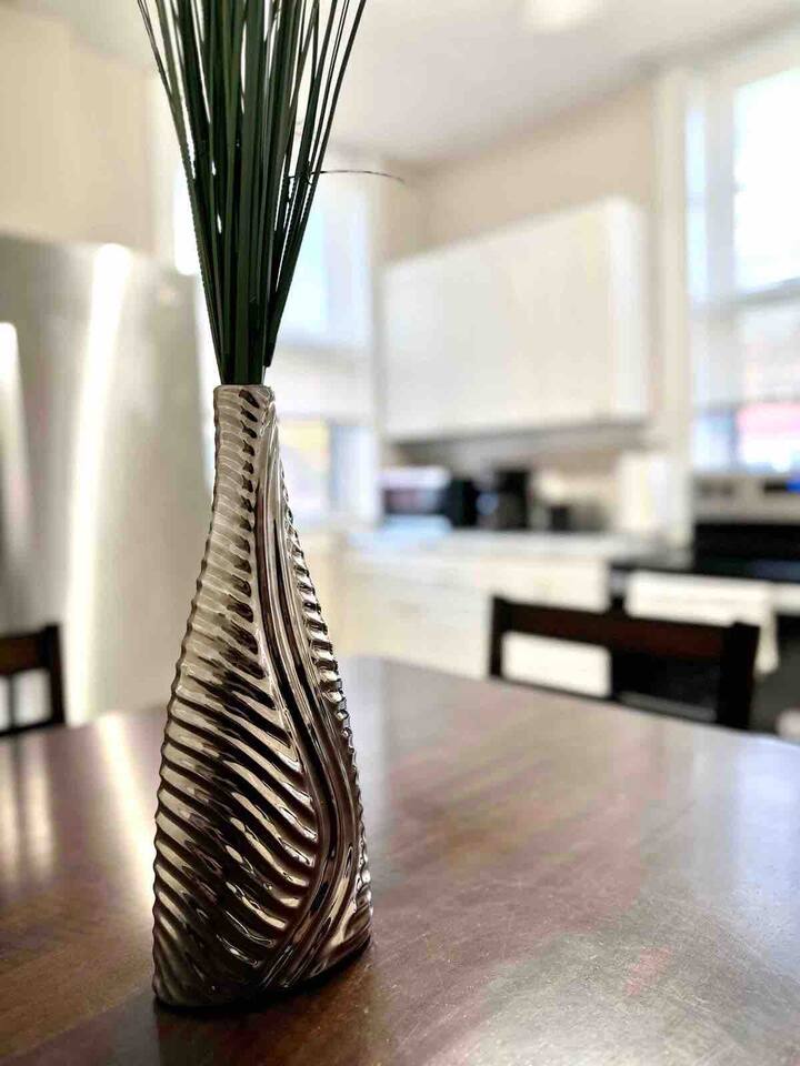 The Harrison G | KING 1BD/1BA Apt near Riverfront