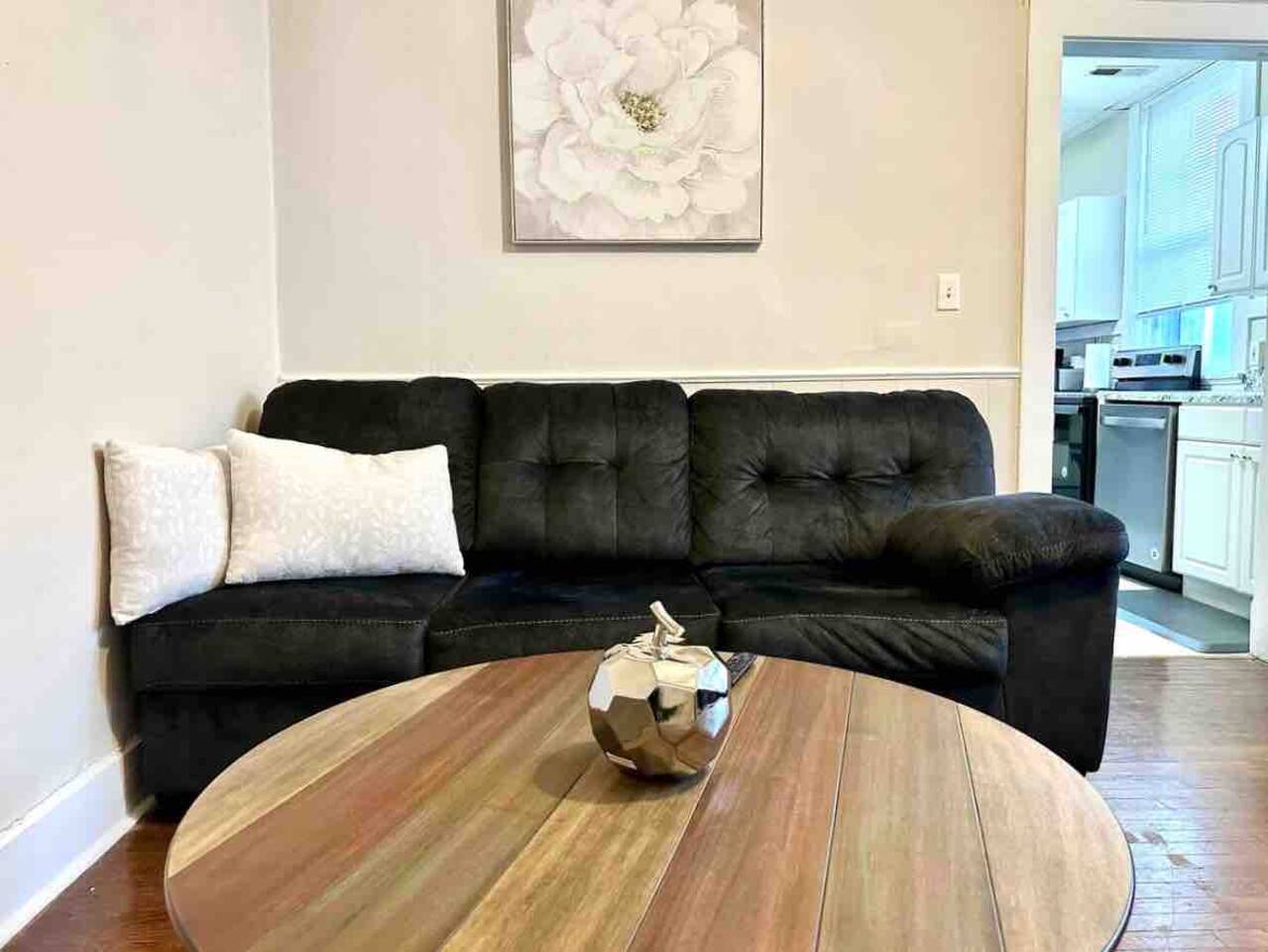 The Harrison G | KING 1BD/1BA Apt near Riverfront photo 2