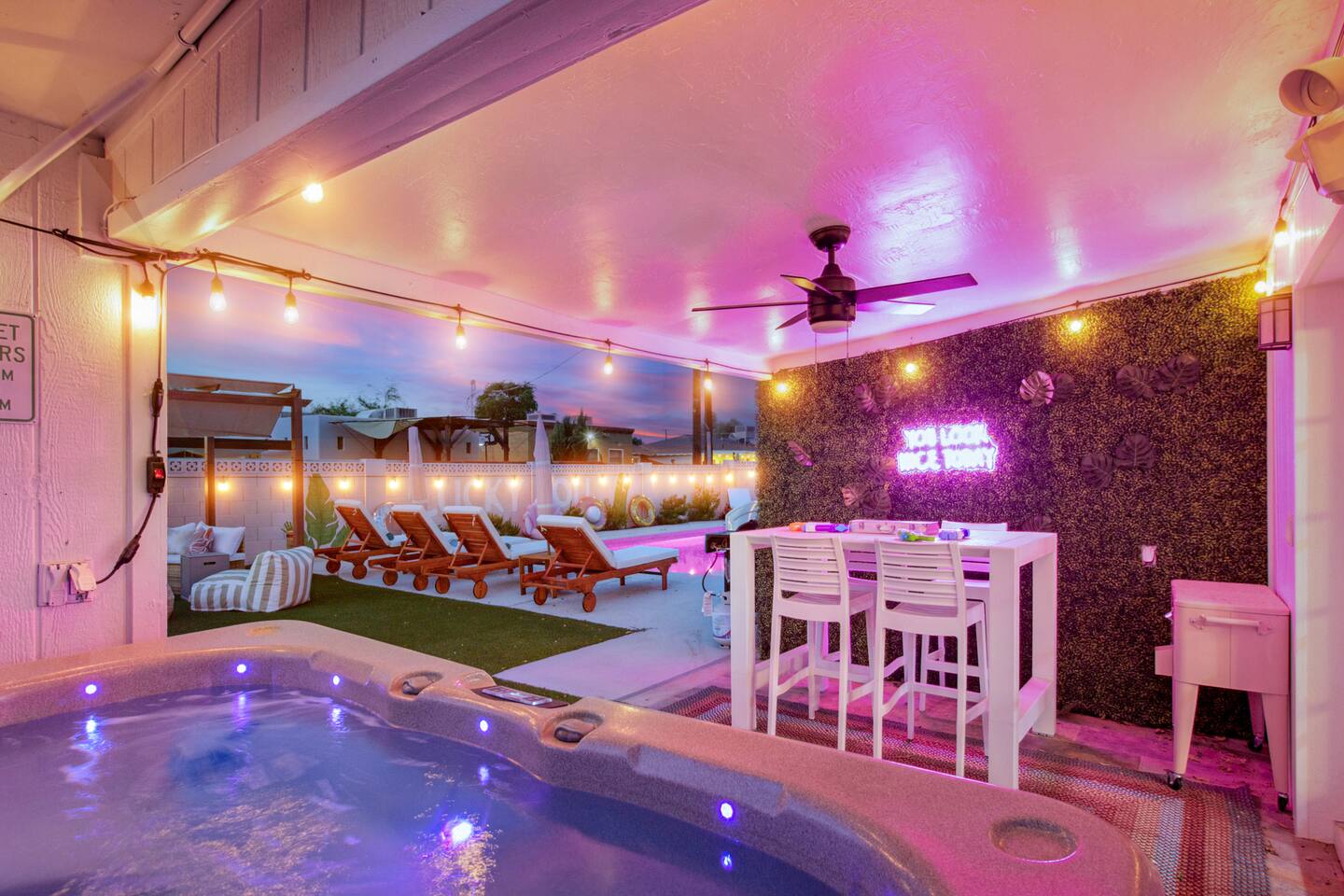 Pink Slice of Heaven! Heated Pool, Hot Tub, Vibes!