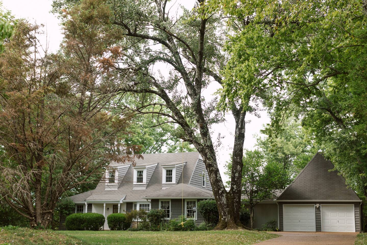 ~ The Cozy Farmhouse ~ | Sleeps 10+ | Farm Views - Holiday Home