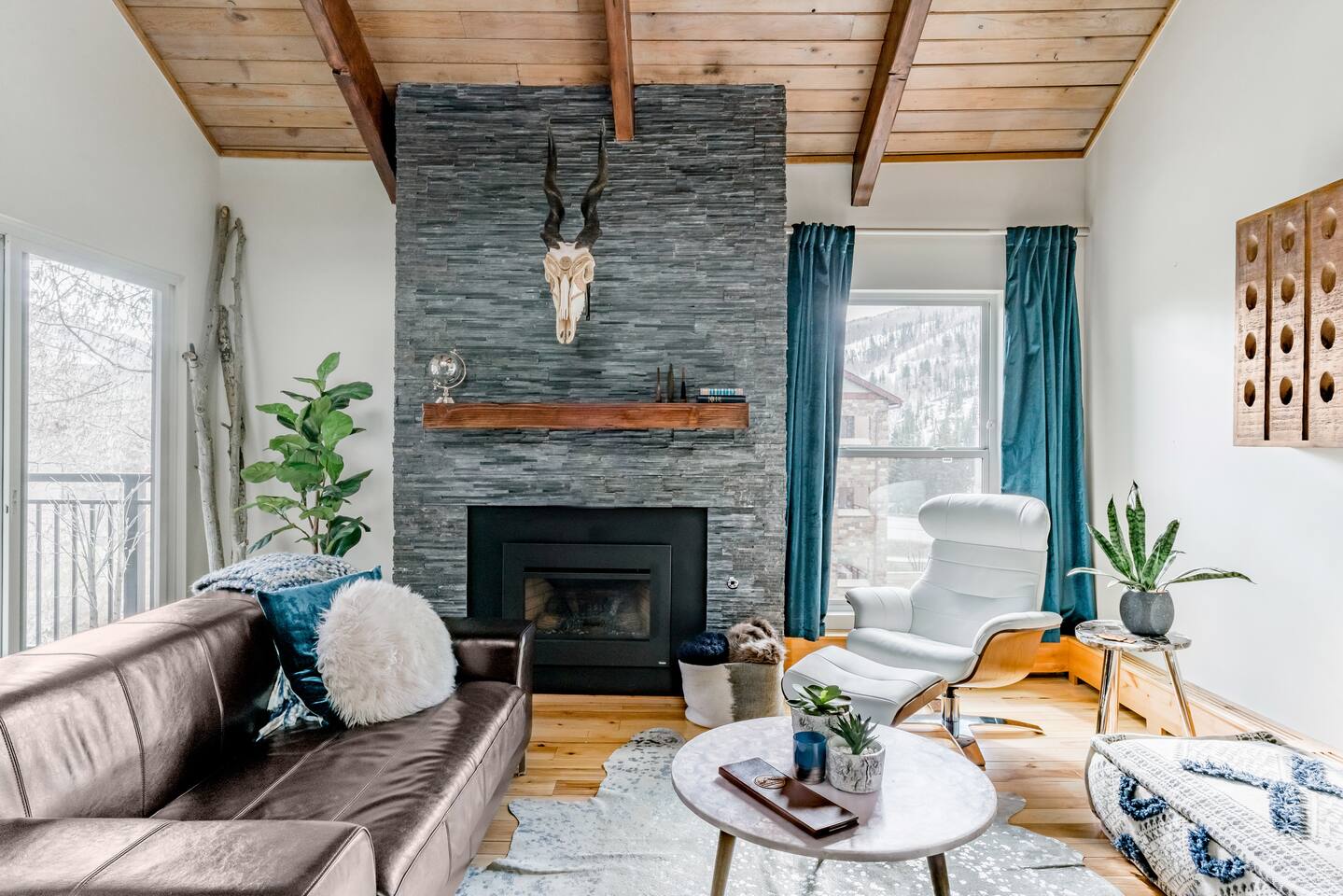 Vail Haus: 3BD/3BA + Loft on Vail’s Free Bus Route