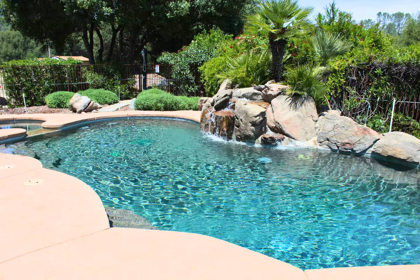 Yosemite Oak Springs Retreat / Pool & heated spa