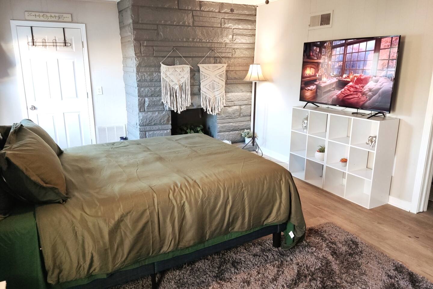 Serene Private Master Suite with Private Bath- #4