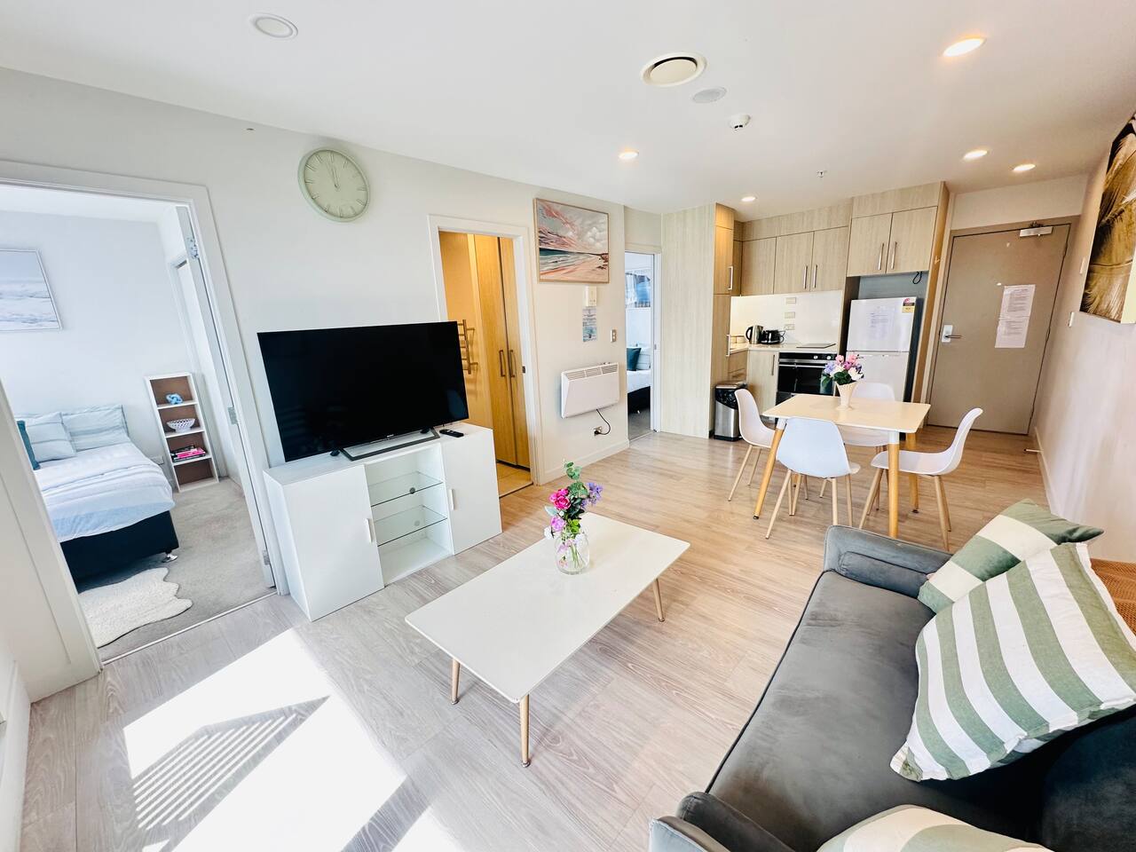 spacious magnificent sea views front of Sky tower