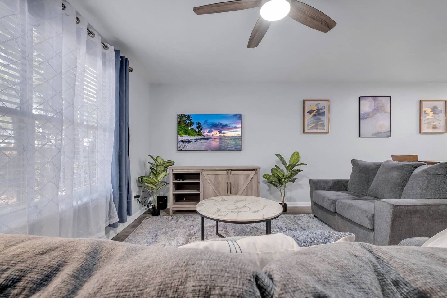 4 bdr / 3 bath Centrally Located