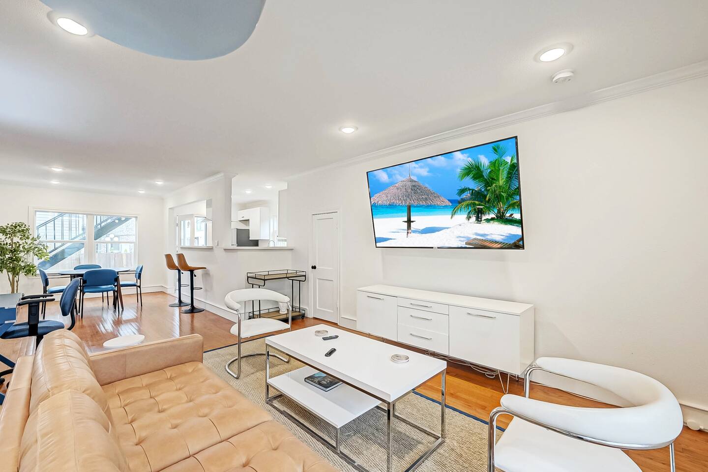 1709 Maryland 2 King Beds 1 Bath Bottom Apartment Duplex Pets Ok