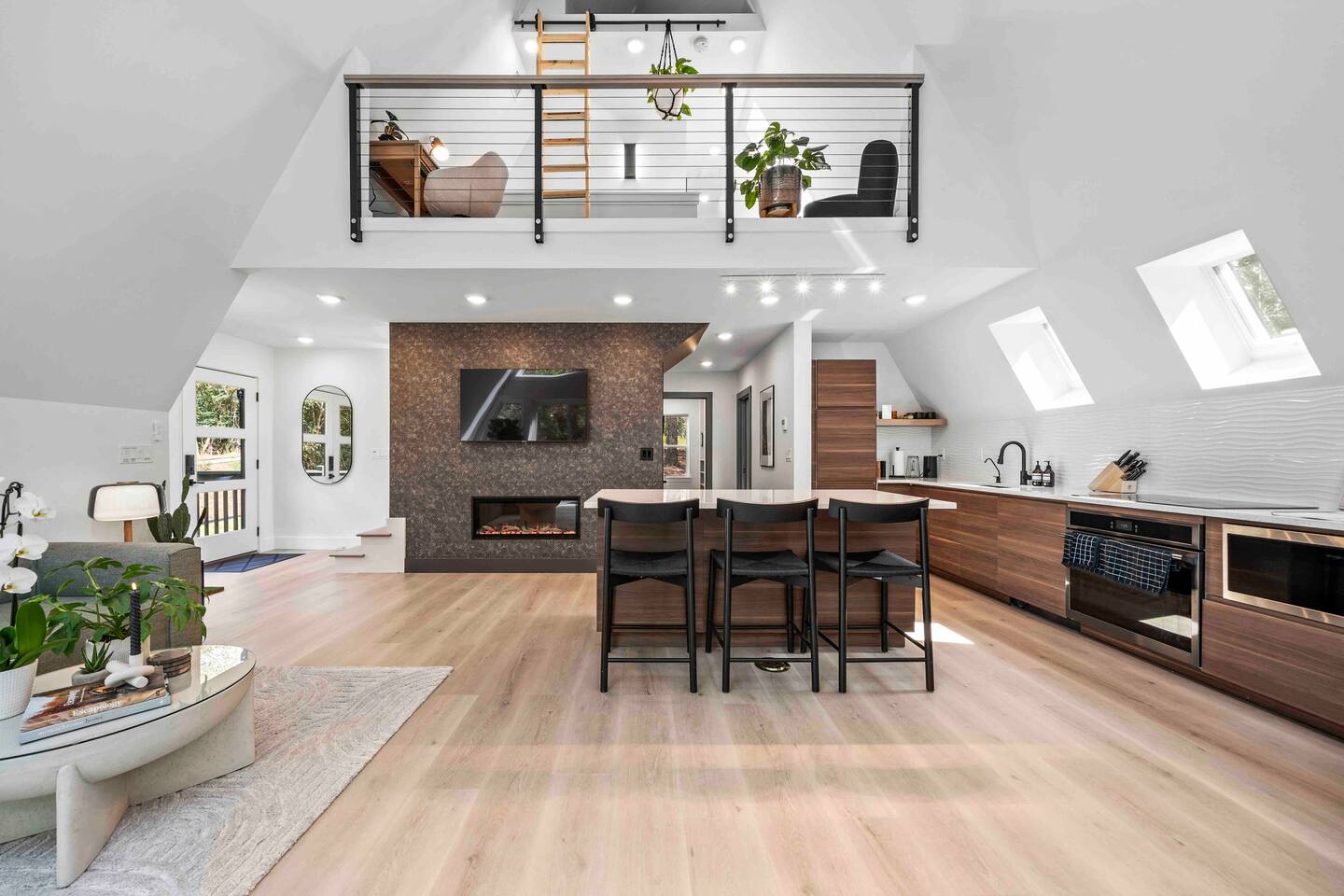 A-Frame Gem w/ Hot Tub & Ice Bath on Lake Lanier