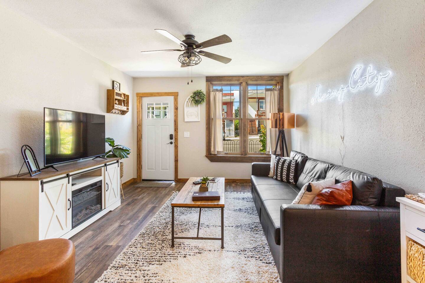 Stylish Uptown Butte Condo - 632